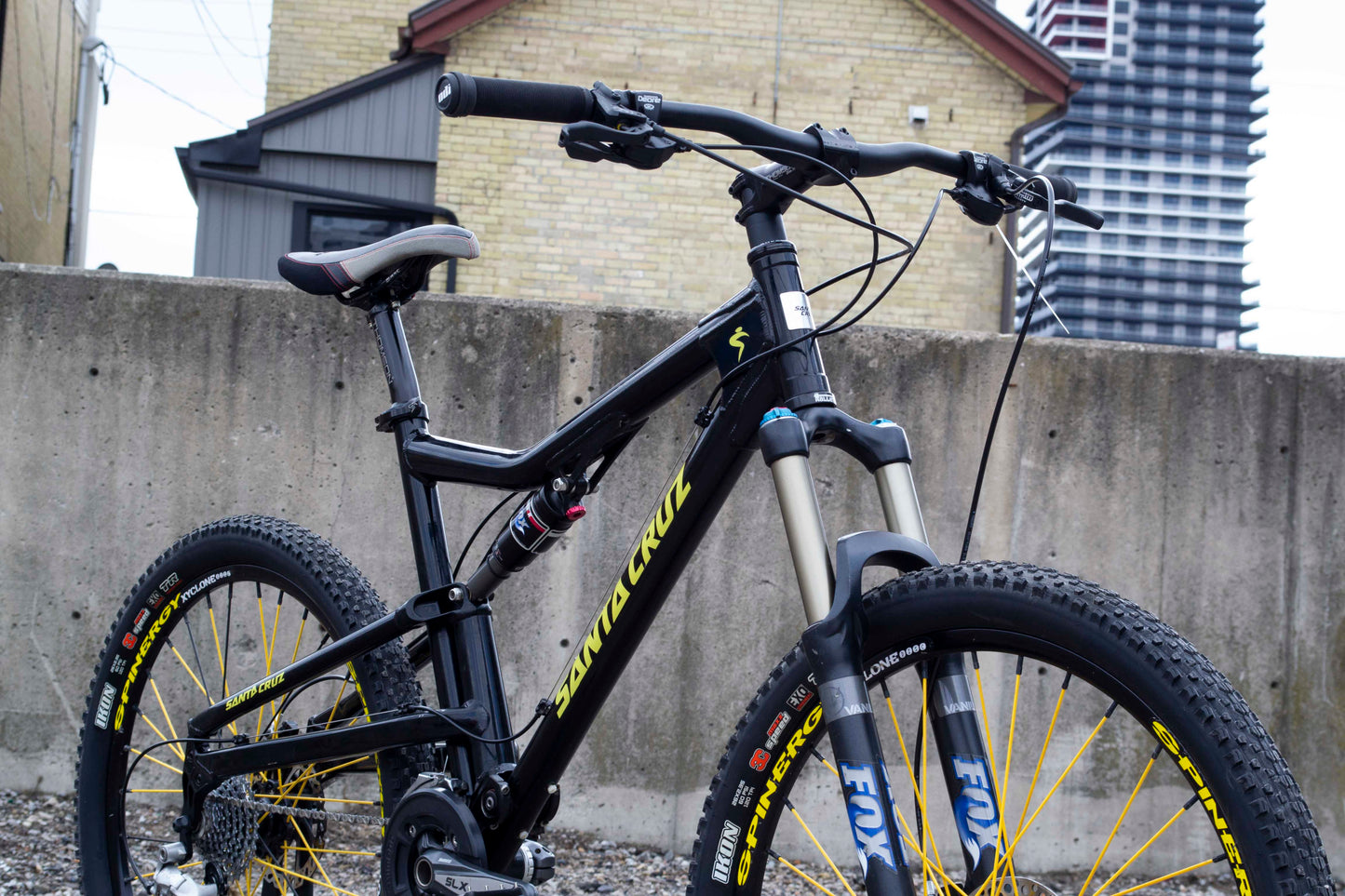 Santa Cruz Heckler