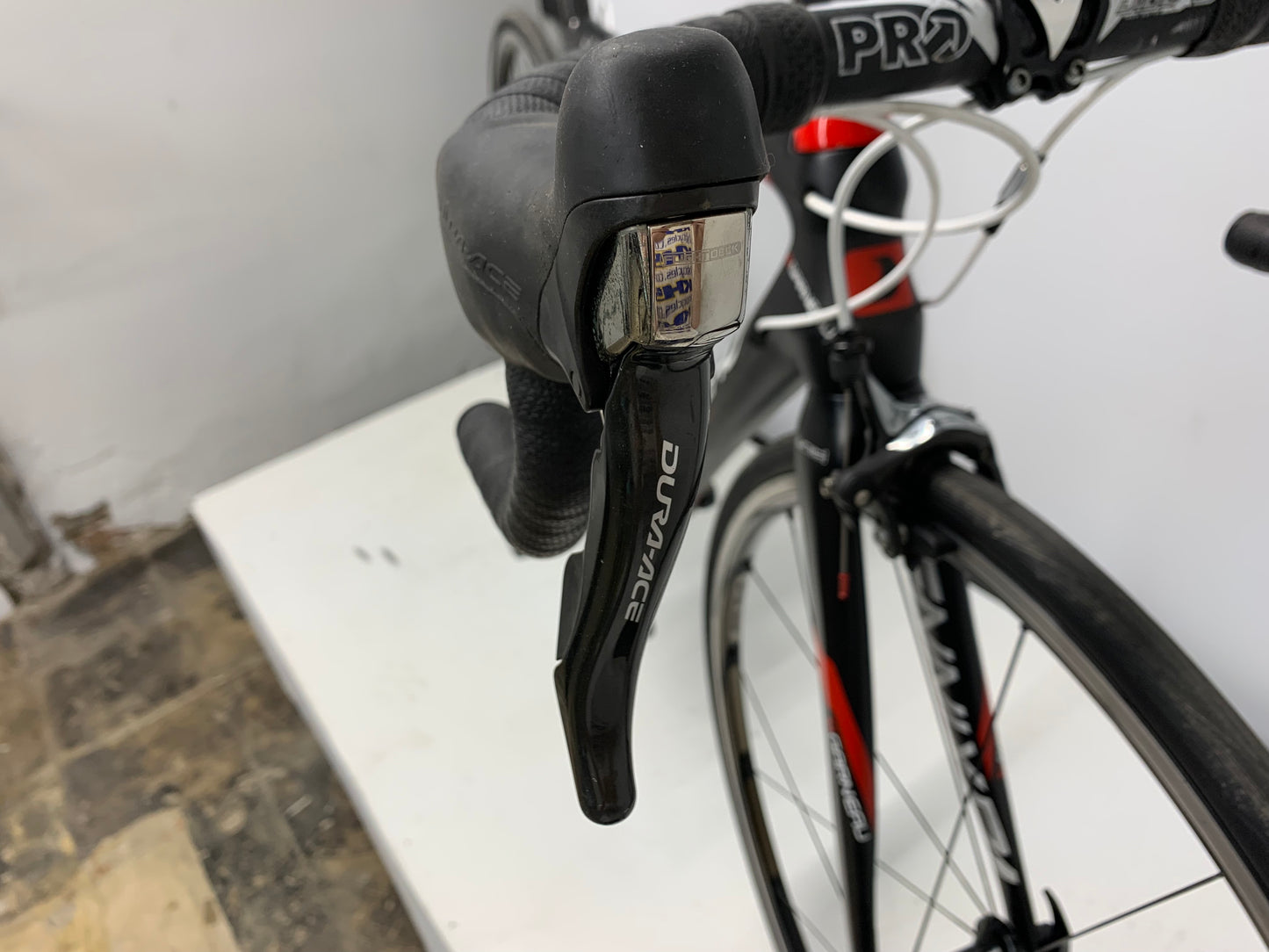 Louis Garneau Gennix R1 Carbon Road Bike