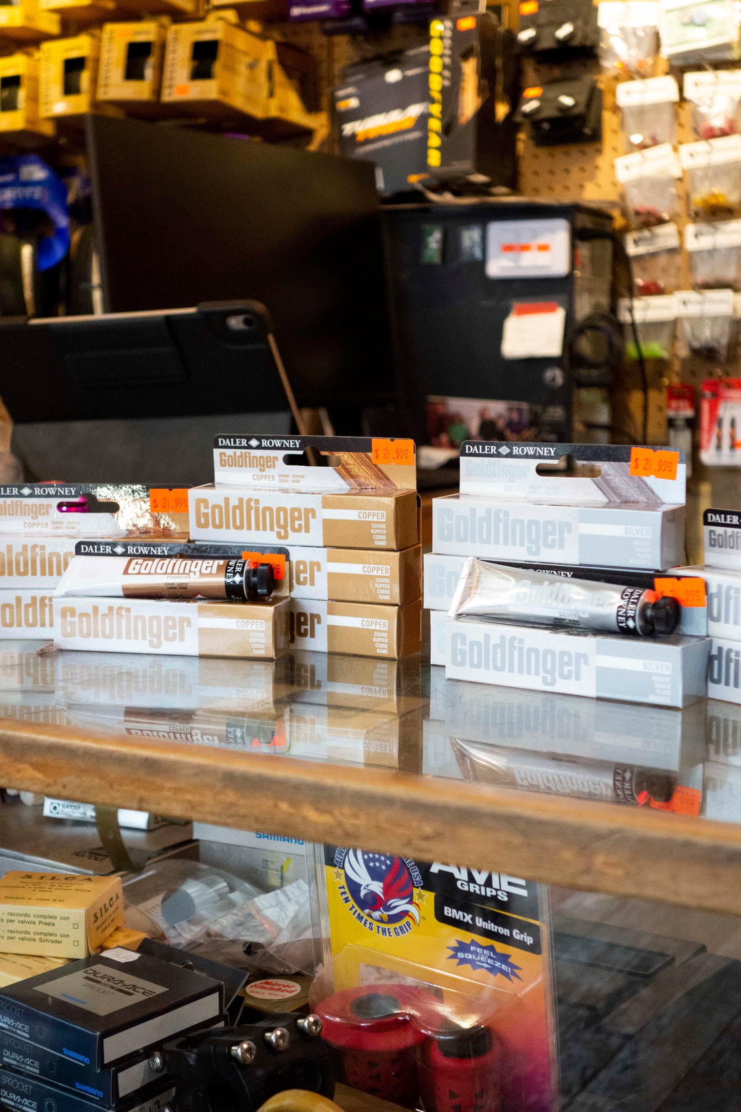 Goldfinger Metalic Compound