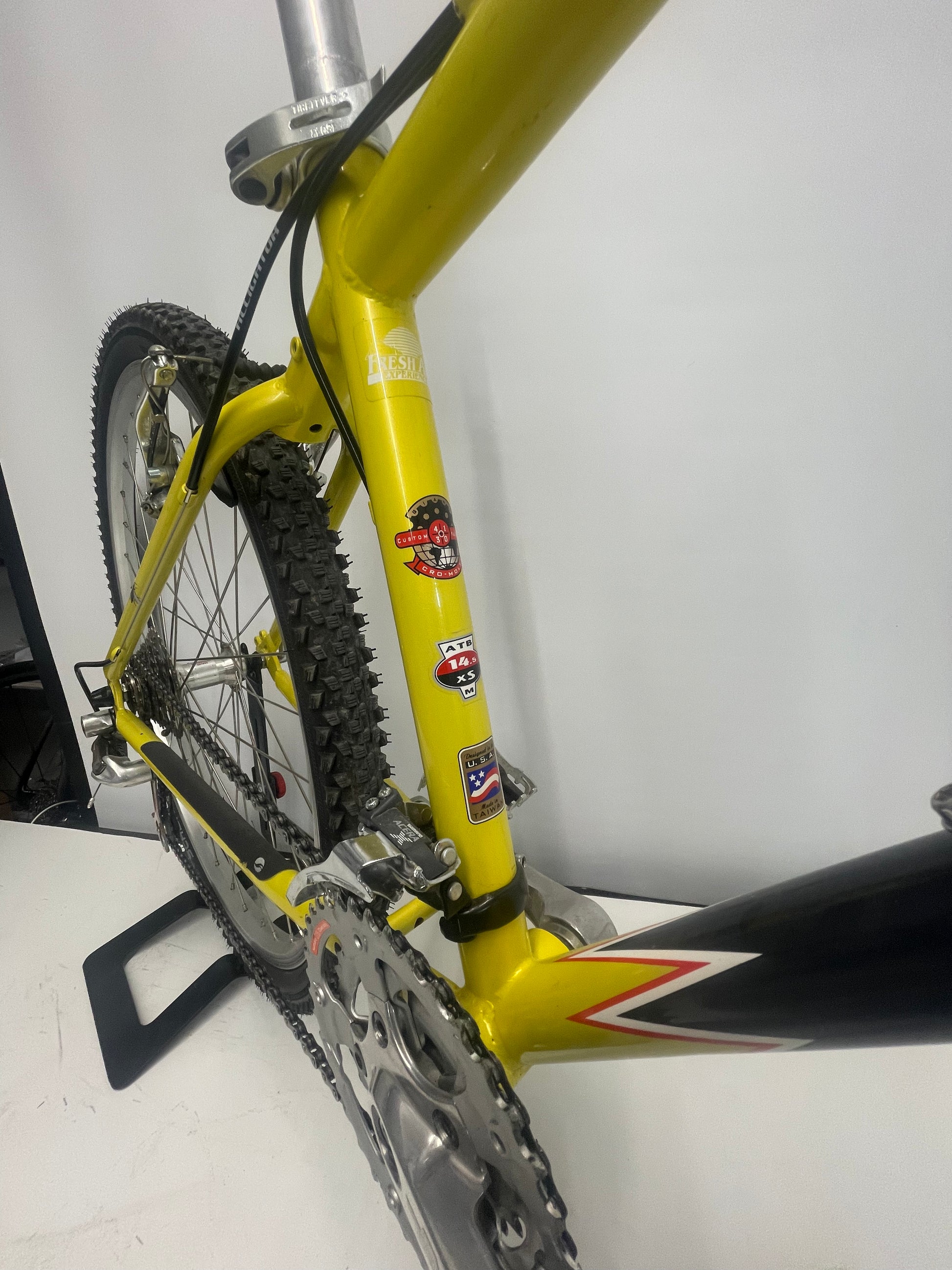 Giant iguana bike price sale